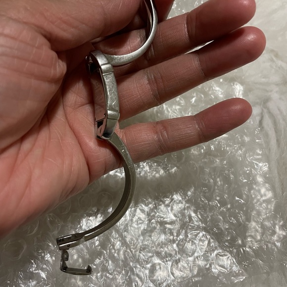 Authentic GUCCI 6800L silver watch🌸🌸🌸 - Picture 8 of 9